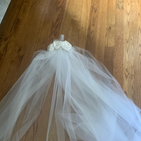 Wedding veil - Picture 2 of 3